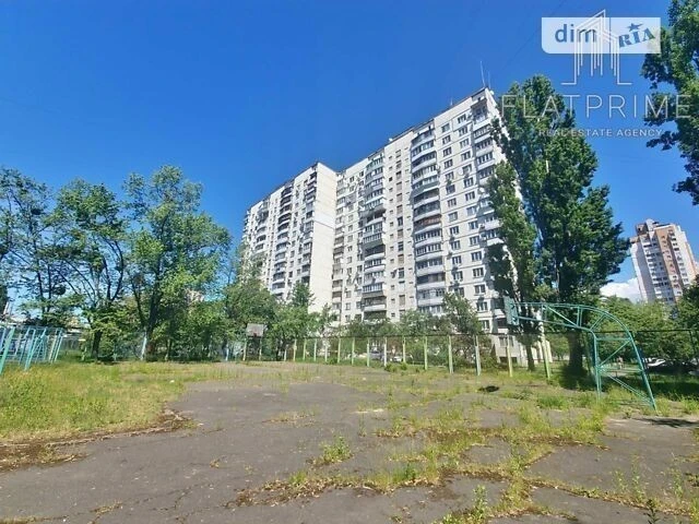 Продаж 3к квартири 75 кв. м на просп. Володимира Івасюка 25