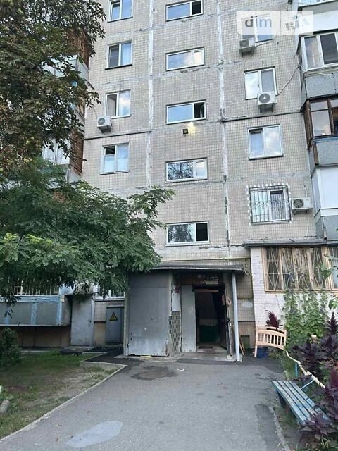 Продаж 1к квартири 21.8 кв. м на вул. Космонавта Поповича 24