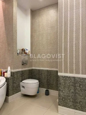 Продаж великої 3 к квартири біля метро Дарниця 1226 дол за к