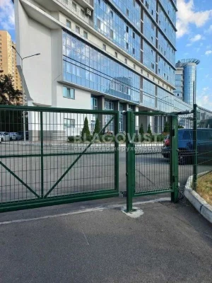 Продаж великої 3 к квартири біля метро Дарниця 1226 дол за к