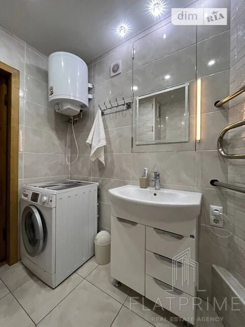 Продаж 4к квартири 85 кв. м на вул. Левка Лук'яненка 13А • I