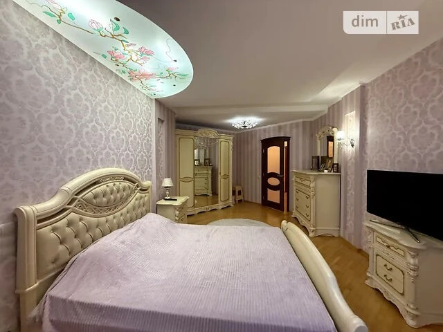 Продаж 4к квартири 141 кв. м на вул. Срібнокільська 1 • ID 3