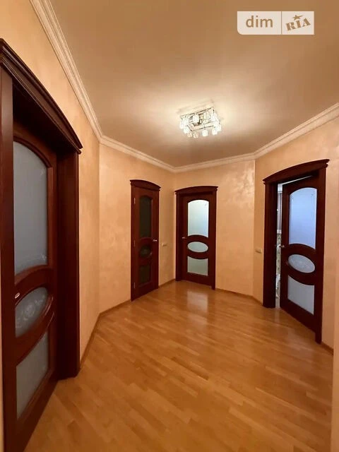 Продаж 4к квартири 141 кв. м на вул. Срібнокільська 1 • ID 3