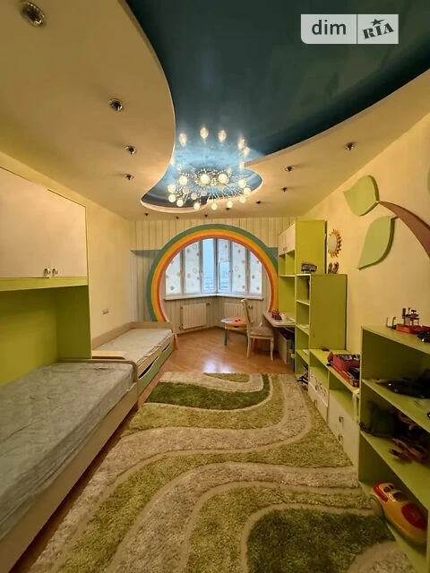 Продаж 4к квартири 141 кв. м на вул. Срібнокільська 1 • ID 3