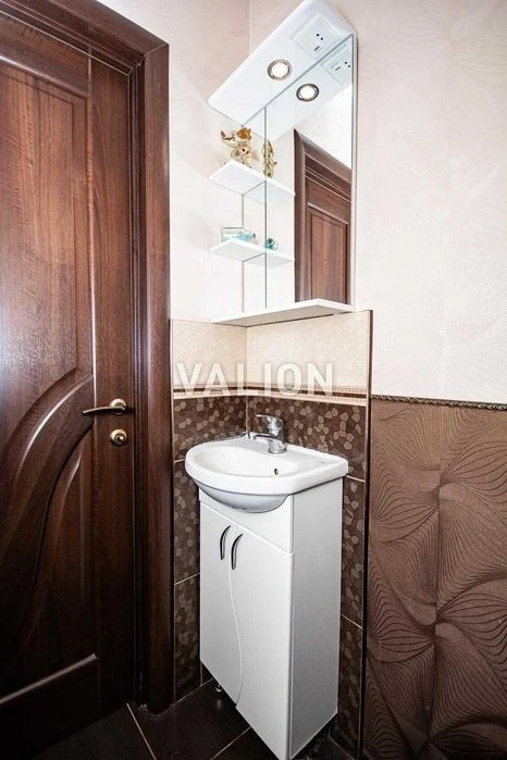 без % Продаж 2х кімнатної квартири в Дарницькому р-ні по вул