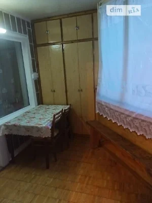 Продаж 3к квартири 82 кв. м на вул. Олександри Екстер 12 • I