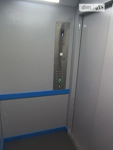 Продаж 3к квартири 82 кв. м на вул. Олександри Екстер 12 • I
