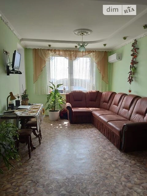 Продаж 1к квартири 59 кв. м на вул. Костянтина Данькевича 10