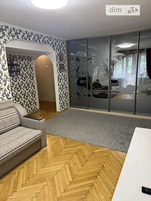 Продаж 1к квартири 33 кв. м на вул. Академіка Шалімова 27 •