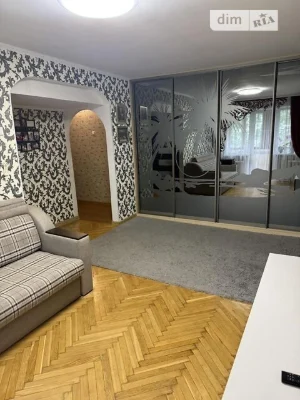 Продаж 1к квартири 33 кв. м на вул. Академіка Шалімова 27 •