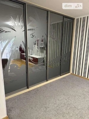 Продаж 1к квартири 33 кв. м на вул. Академіка Шалімова 27 •