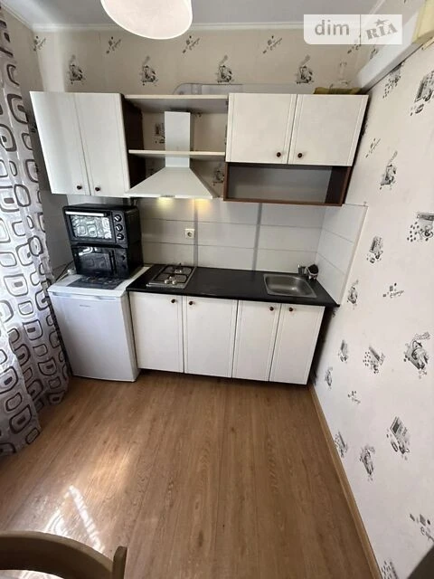 Продаж 1к квартири 33 кв. м на вул. Академіка Шалімова 27 •