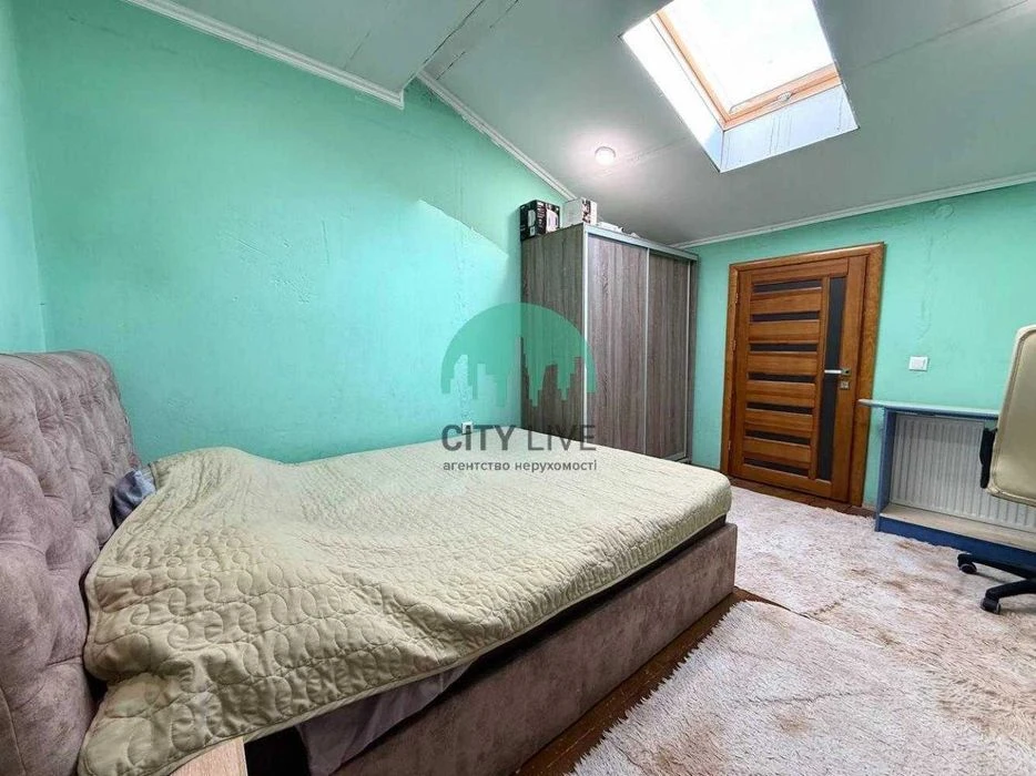 For sale attic 3 rooms sq m on Pasichna. Possibly under the state program