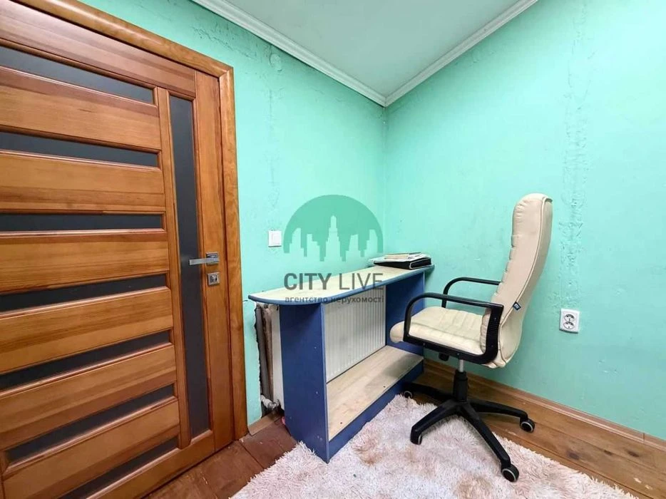 For sale attic 3 rooms sq m on Pasichna. Possibly under the state program