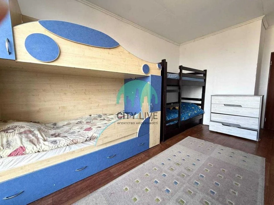 For sale attic 3 rooms sq m on Pasichna. Possibly under the state program