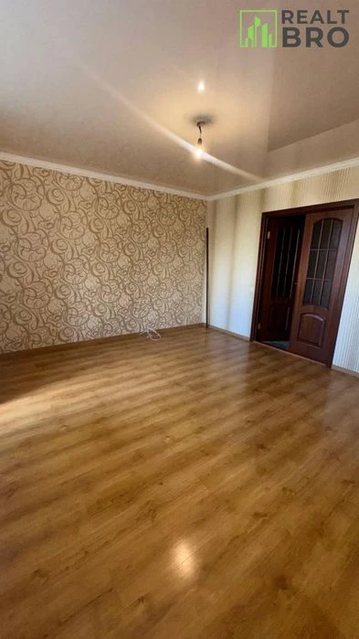 Квартира на продаж,  3-кімнатна , 65 м2,