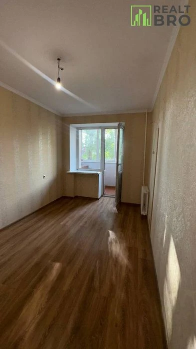 Квартира на продаж,  3-кімнатна , 65 м2,