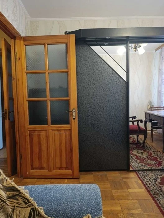Проспект Європейського союзу 64