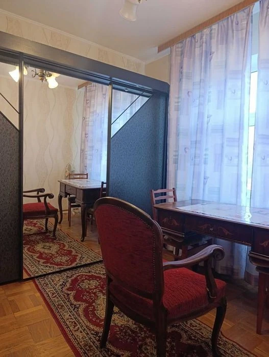 Проспект Європейського союзу 64