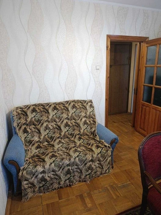 Проспект Європейського союзу 64
