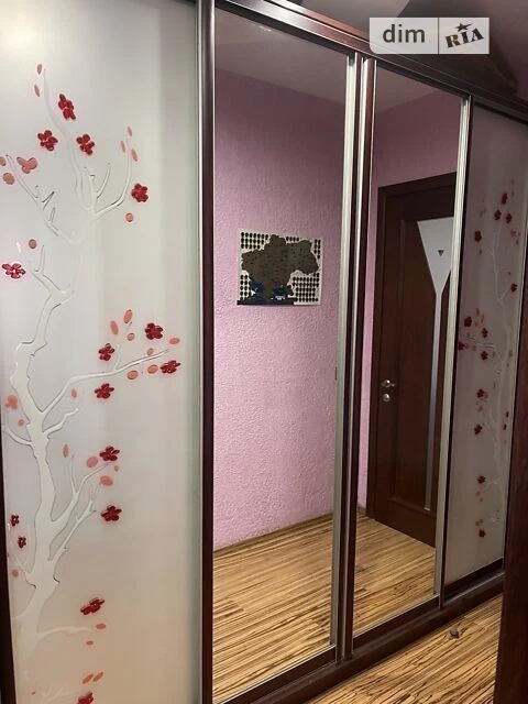 Довготривала оренда 3к квартири на вул. Академіка Єфремова 2