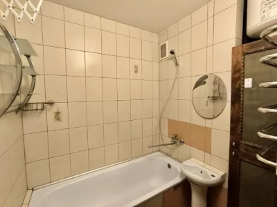 Здам гарну, велику 3-х к. кв. в Києві, заг. пл. 80 м. кв. ЖК