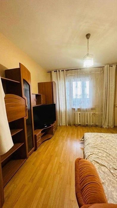 Троєщина двокімнатна квартира оренда