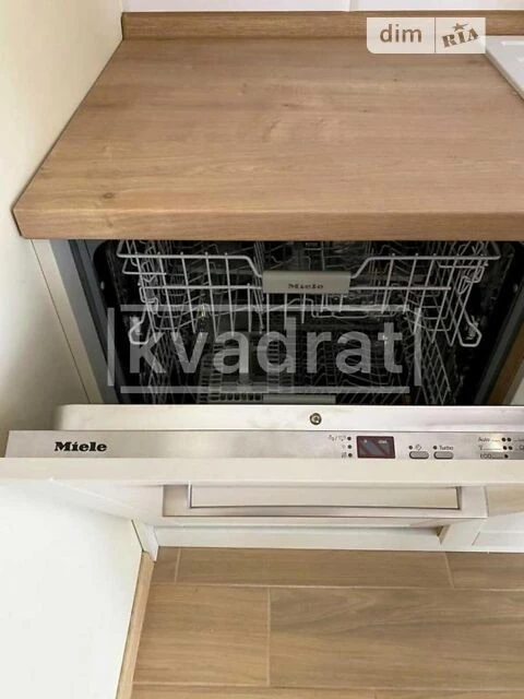 Довготривала оренда 1к квартири на вул. Набережно-Рибальська