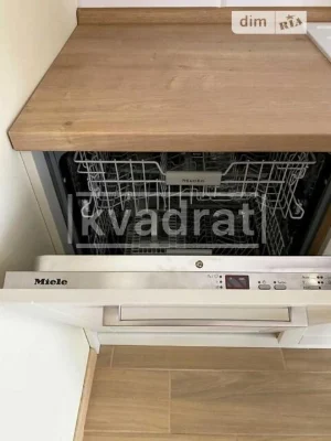 Довготривала оренда 1к квартири на вул. Набережно-Рибальська