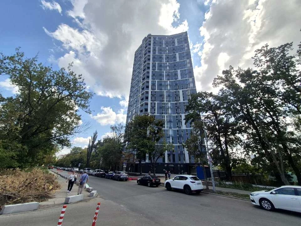 Квартира. Київ, Юлії Здановської вул. (Ломоносова), (Будинок