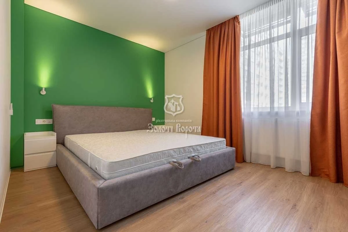 Продаж 2-кімнатної квартири 67.8 м², Олександра Олеся вул.,