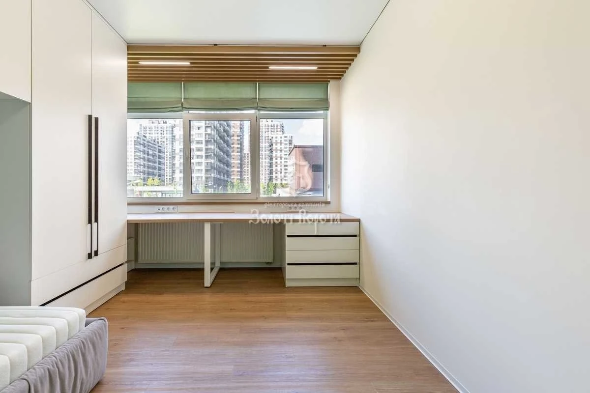 Продаж 2-кімнатної квартири 67.8 м², Олександра Олеся вул.,