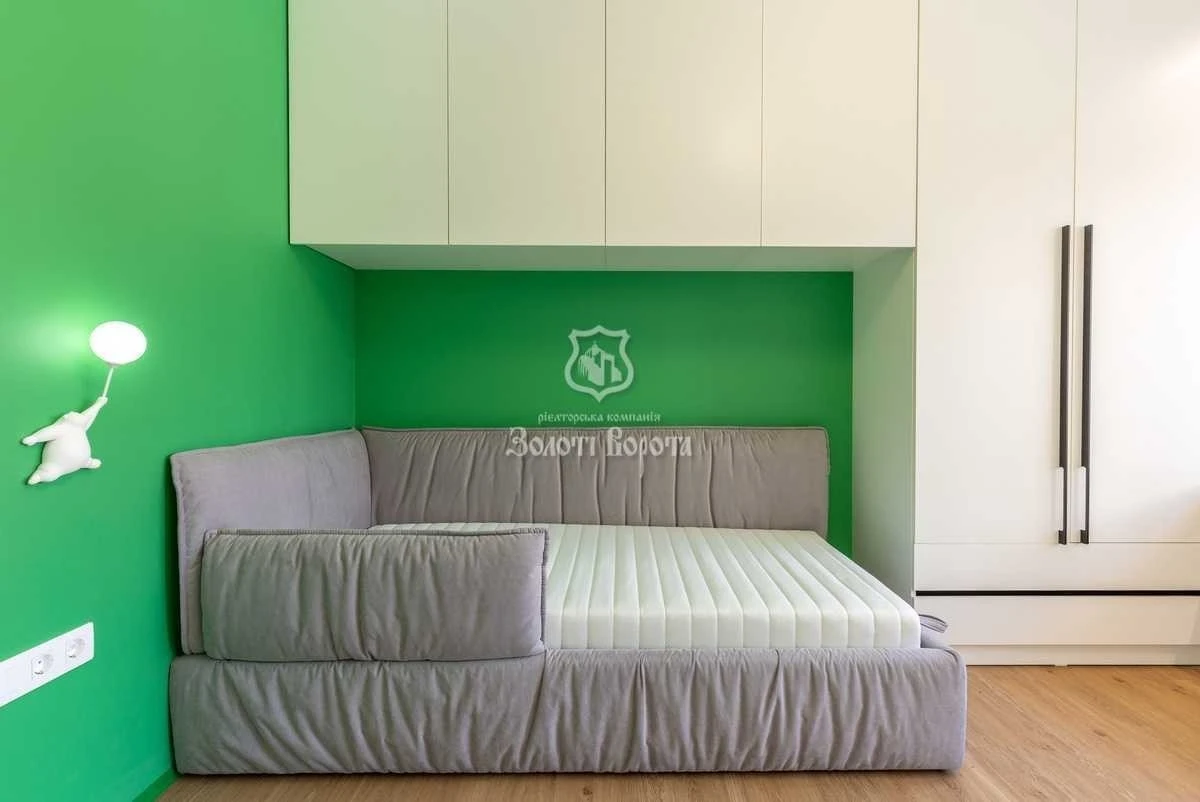 Продаж 2-кімнатної квартири 67.8 м², Олександра Олеся вул.,