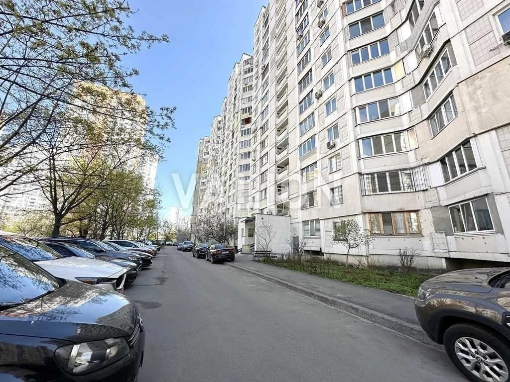 Sale of 4-room apartment 109.7 m², Petra Hryhorenko Ave