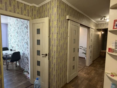 Продам 4х кімнатну квариру на Івана Мазепи, Металургів просп