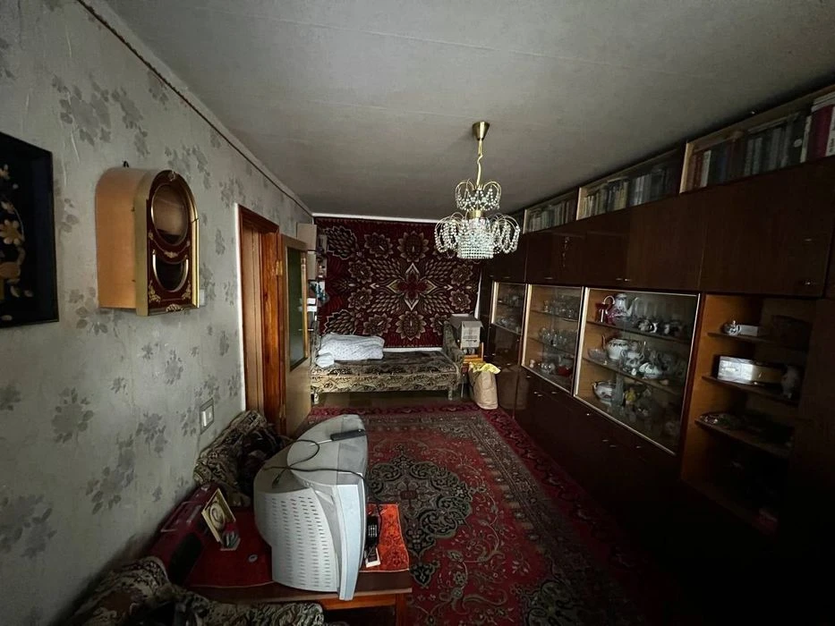 продам 2к квартиру жилмасив  Комунар