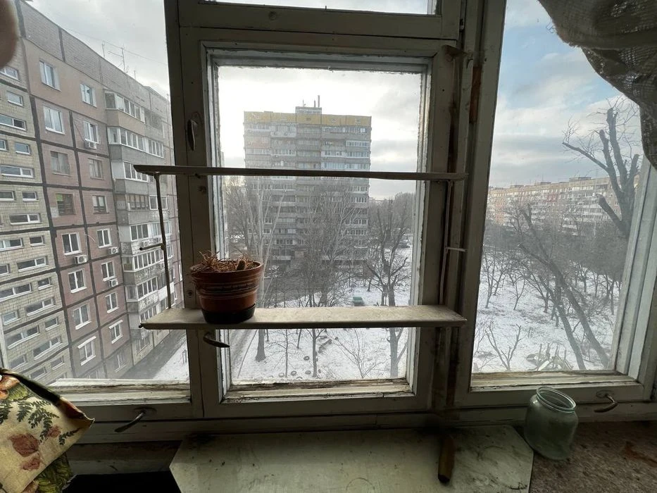 продам 2к квартиру жилмасив  Комунар