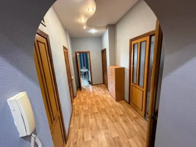 Продам двухкомнатную квартиру на проспекте Яворницкого