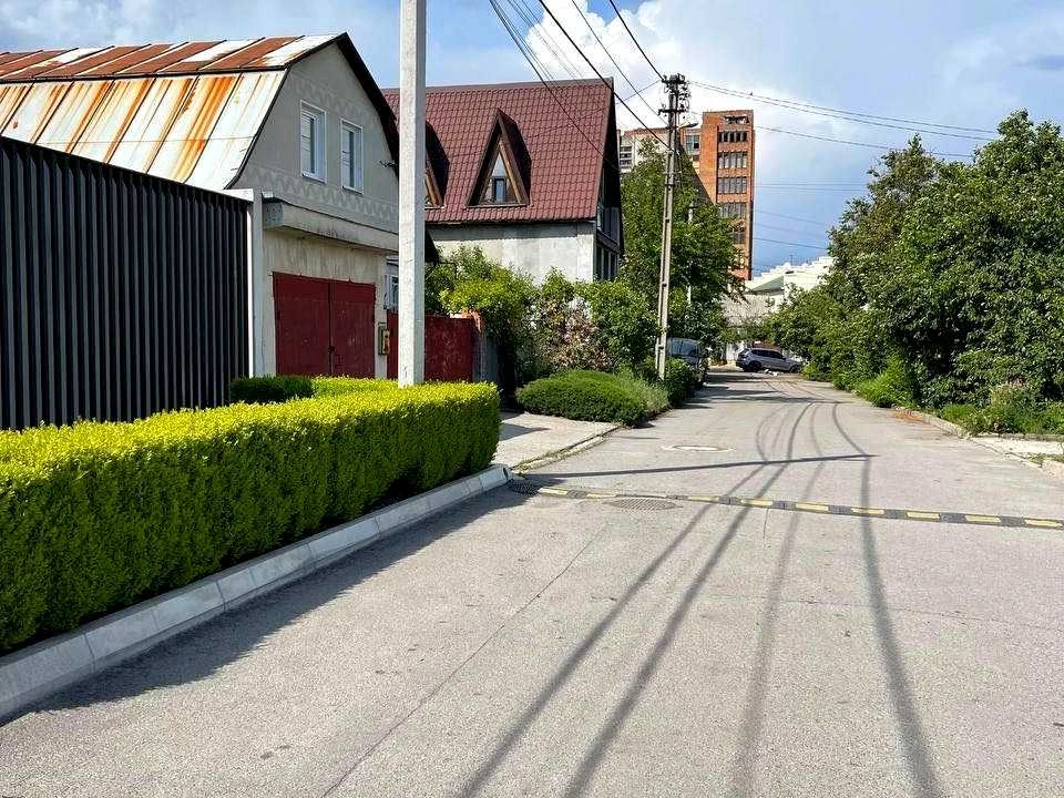 Будинок. Дніпро, Любомира Гузара вул.