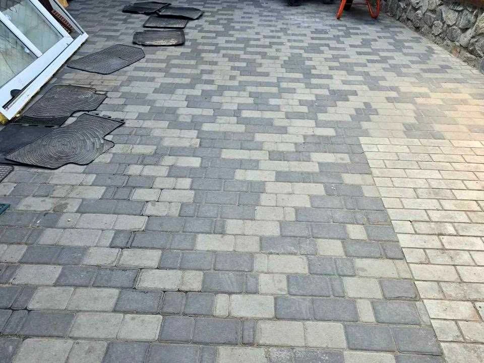 Будинок. Дніпро, Любомира Гузара вул.