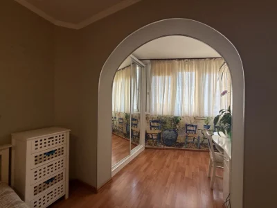Современная квартира Ак.Королева с гаражом,стоянкой и кладов