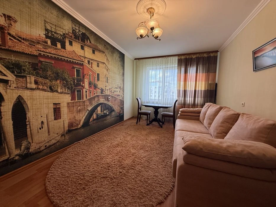 Современная квартира Ак.Королева с гаражом,стоянкой и кладов