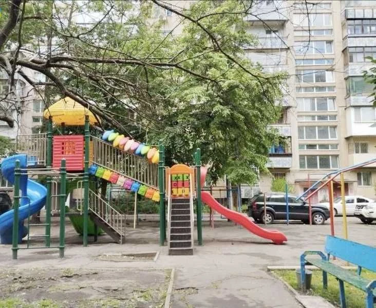 Продается 1 комнатная квартира на проспекте Небесной Сотни,