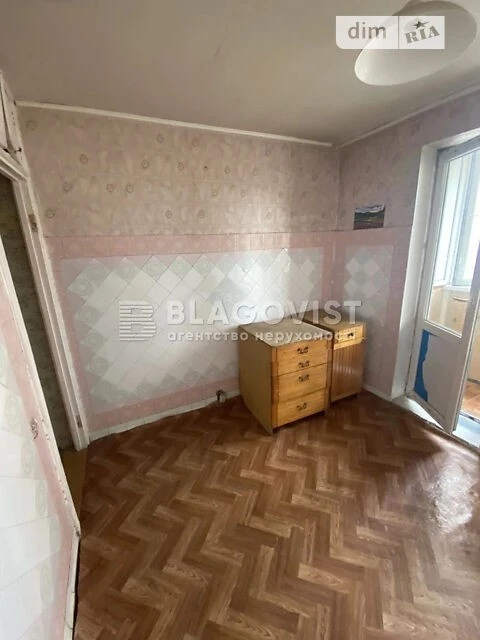 Sale of a 3-room apartment of 69 sq. m on Patriarha Mstislava Skry street