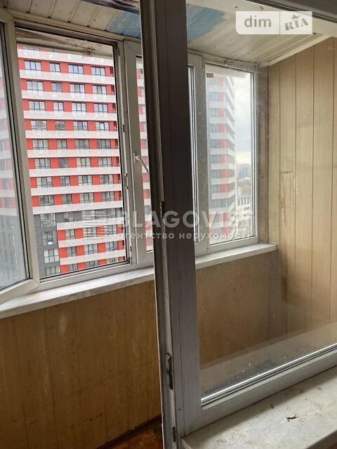 Sale of a 3-room apartment of 69 sq. m on Patriarha Mstislava Skry street