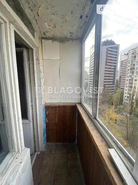 Sale of a 3-room apartment of 69 sq. m on Patriarha Mstislava Skry street