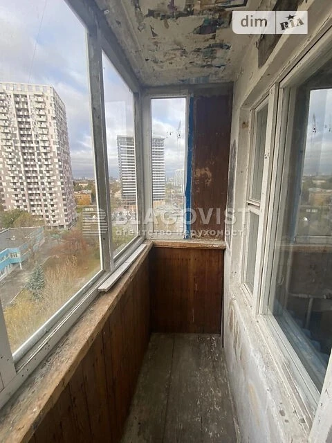 Sale of a 3-room apartment of 69 sq. m on Patriarha Mstislava Skry street