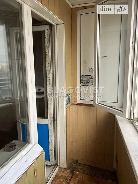 Sale of a 3-room apartment of 69 sq. m on Patriarha Mstislava Skry street