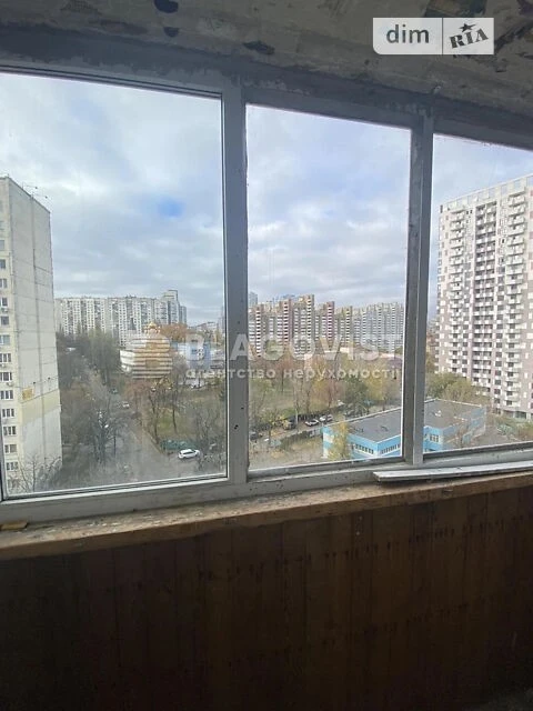 Sale of a 3-room apartment of 69 sq. m on Patriarha Mstislava Skry street