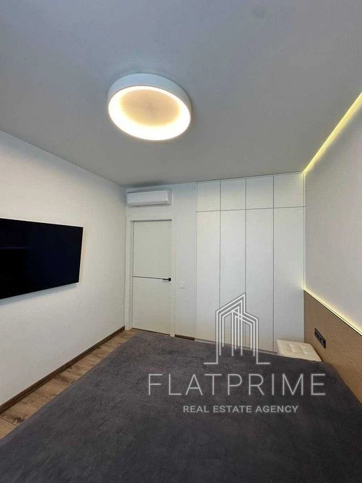 Продаж квартири з ДИЗАЙНЕРСЬКИМ ремонтом ЖК Світло Парк Стол